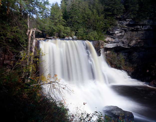 Blackwater falls in de herfst