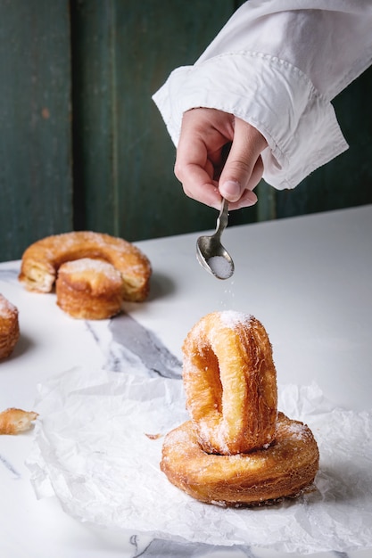 Bladerdeeg donuts cronuts