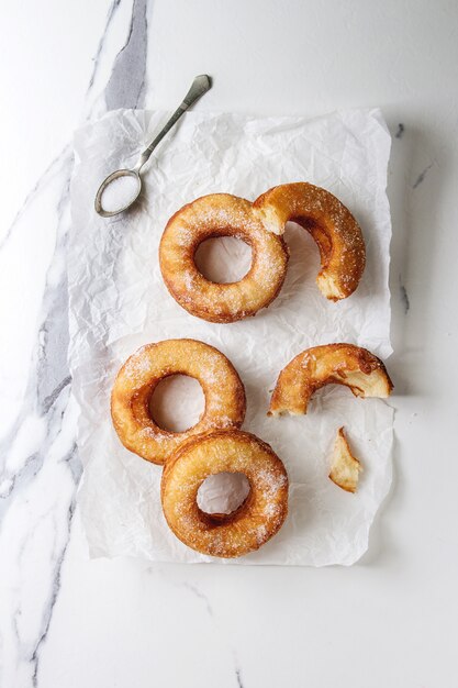 Bladerdeeg donuts cronuts