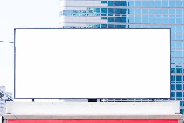 Blank billboard in de stad