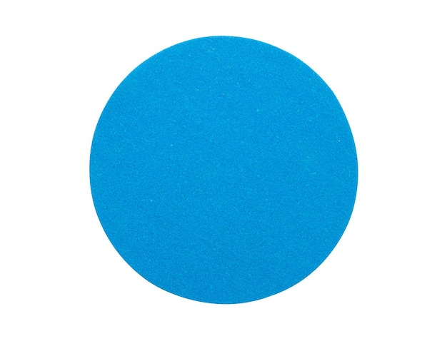 Пустая синяя круглая клейкая бумажная этикетка на белом фоне