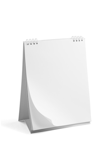 Foto calendario desktop vuoto isolato su bianco