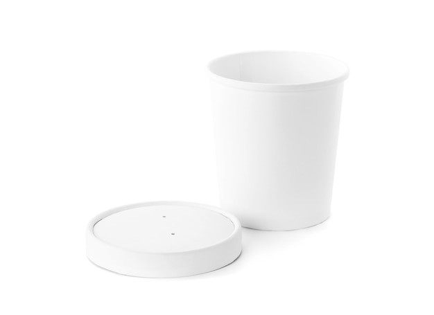 Confezione vuota tazza di carta kraft bianca per mockup di design di prodotti ecologici isolato su sfondo bianco con percorso di ritaglio Foto Premium