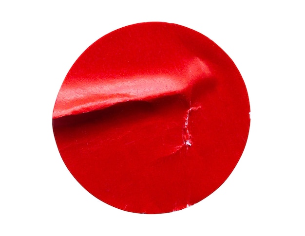 Пустая красная круглая клейкая бумажная наклейка на белом фоне