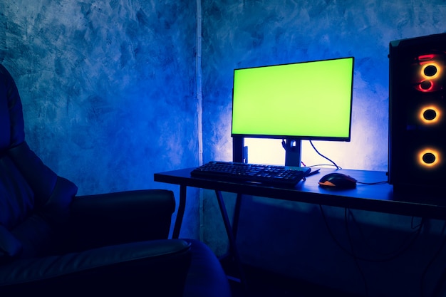 Photo a blank screen computer on a table. e-sport concept.