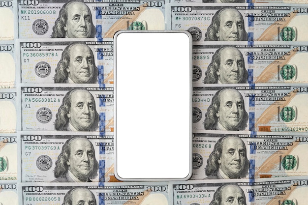 디자인 목적을 위해 미국 달러 지폐 배경에 돈 스마트폰 화면이 있는 스마트폰의 빈 화면