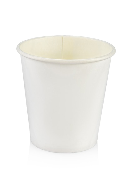 写真 白で隔離の空白の白い使い捨て紙コーヒーカップのモックアップ。