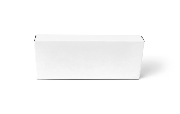Scatola di carta bianca vuota per mockup di progettazione di prodotti isolato su sfondo bianco