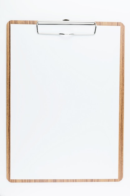 Photo blank wooden clipboard with paper on white background