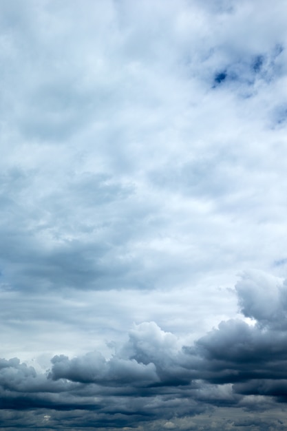 Foto blauwe hemel met wolken aard achtergrond