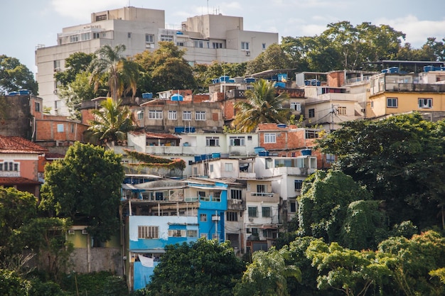 blauwe heuvelfavela in Rio de Janeiro, Brazilië