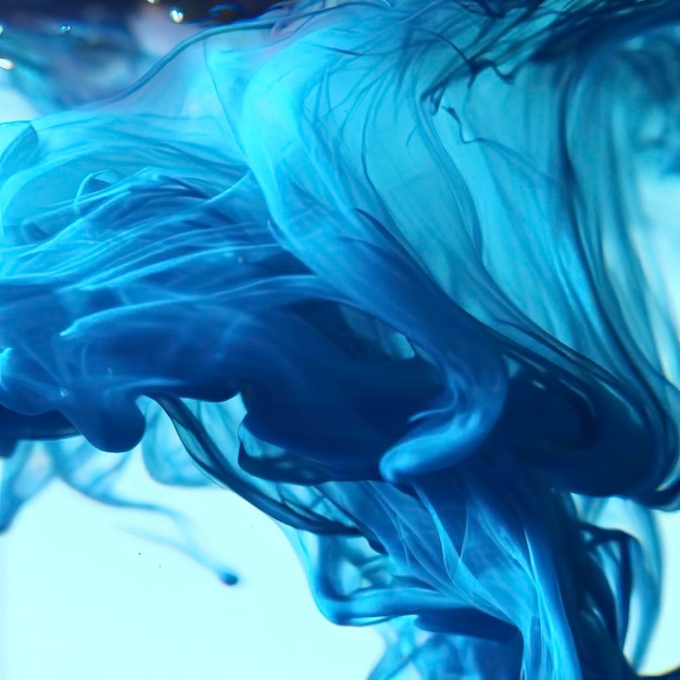Blauwe inktgolf stroomt soepel onder water