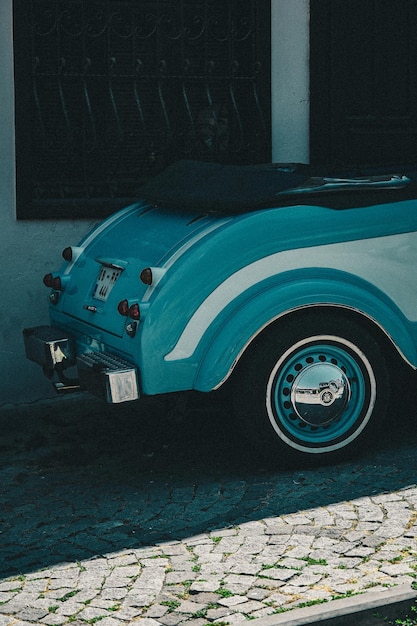 Foto blauwe klassieke auto