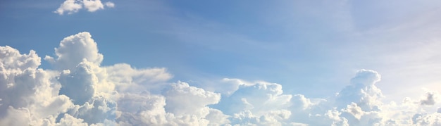 Blauwe lucht witte wolk vorm natuur achtergrond