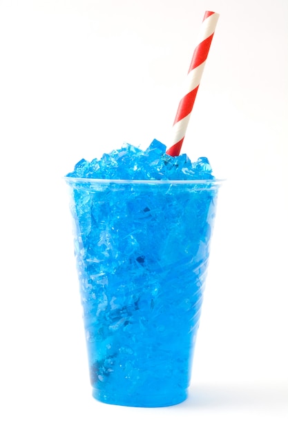 Blauwe slushie op wit