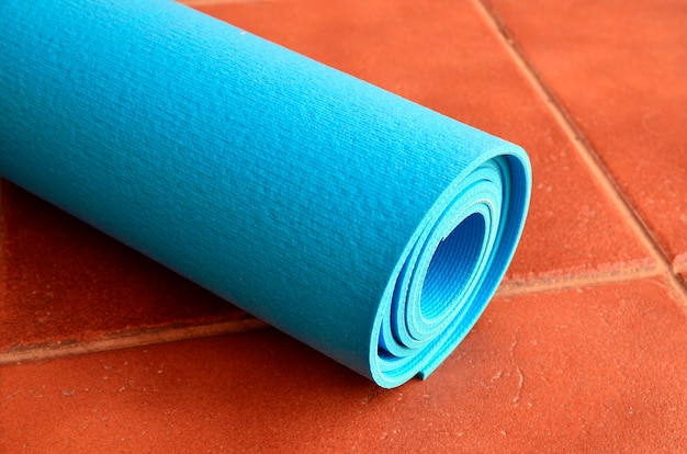 Blauwe yogamat