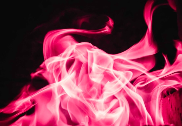 Blaze fire flame achtergrond en getextureerde roze en zwart