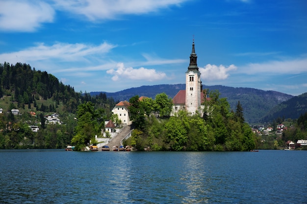 写真 ブレッドはスロベニアのブレッド湖にある町です
