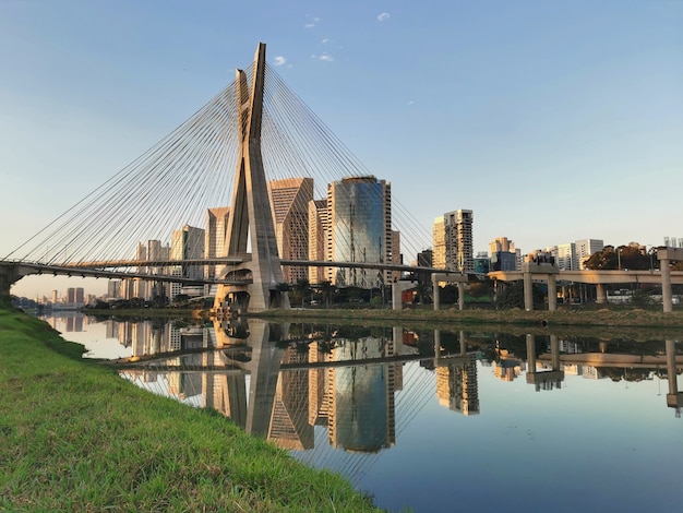 Bleef bridge in sao paulo over de pinheiros.