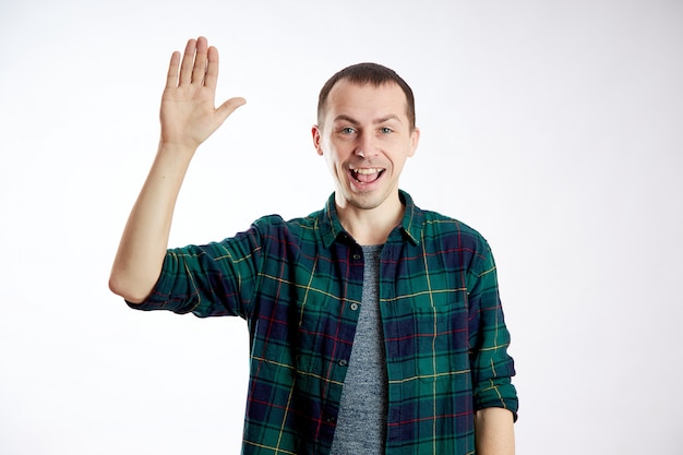 Blije emoties op het gezicht van de man, tevreden met zichzelf. Geluk man