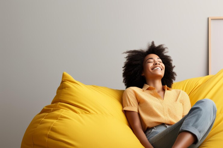Photo blissful moments african american woman finds serenity in home's cozy living room