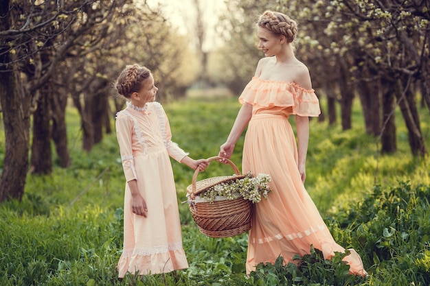 Bloem lente serie het ontwaken van de natuur na de winter appels of peren in bloei