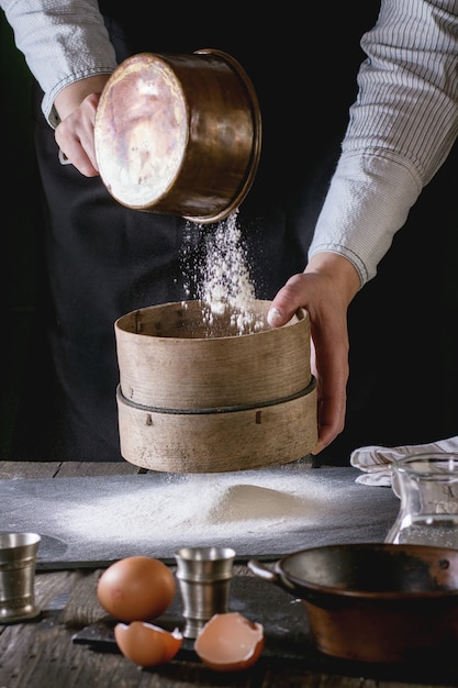 Bloem zeven door vrouwelijke handen