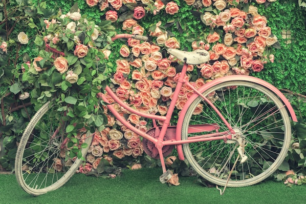 Bloemen en fiets