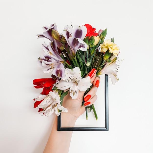 Bloemensamenstelling kleurrijke boeket bloemgift