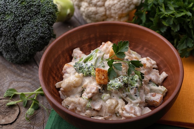 Bloemkool in saus met gebakken tofu kaas