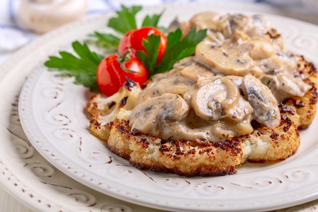 Bloemkoollapje vlees met champignons Vegetarische keuken