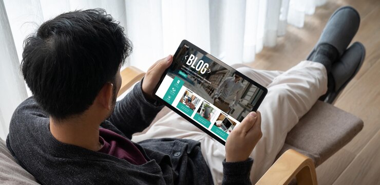 Photo blogging concept web blog social media information network snugly