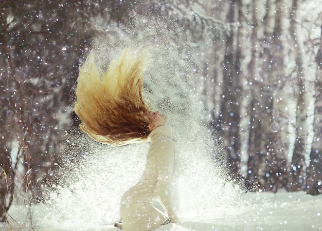 blond haar sneeuw natuur