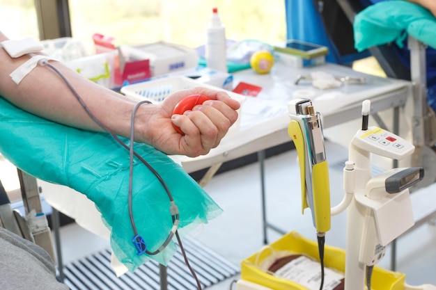 Donatore di sangue alla donazione giornata mondiale del donatore di sangue donazione di sangue trasfusionale