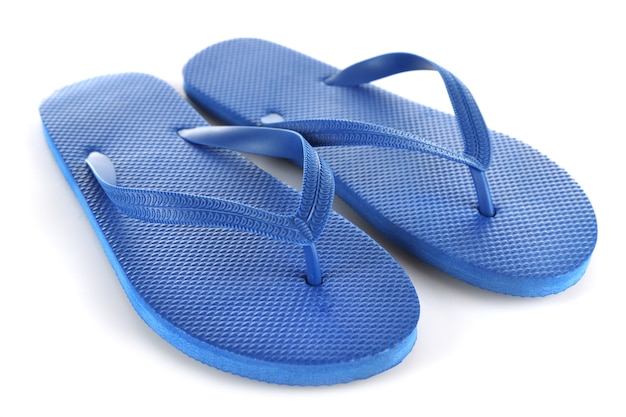 Синие пляжные туфли, изолированные на белом фоне