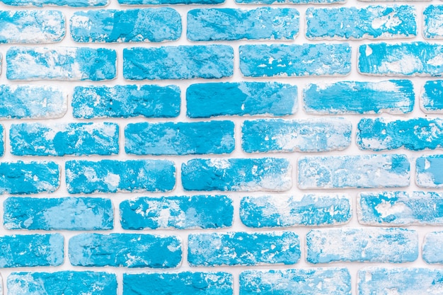 青いレンガの壁