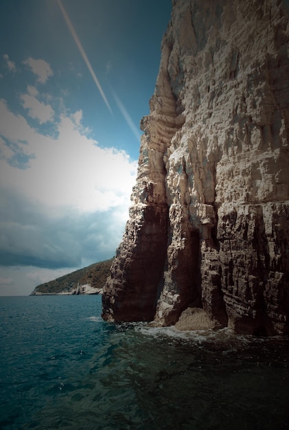Голубые пещеры на острове Закинтос в Греции