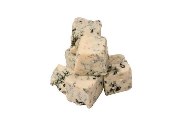 白い背景に分離された青いチーズのキューブ トップビュー