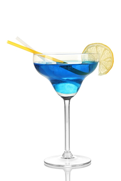 Photo blue cocktail in glass isolated on white