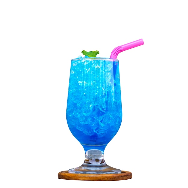 Фото Синий гавайский летний коктейльный напиток изолировать на белом фоне