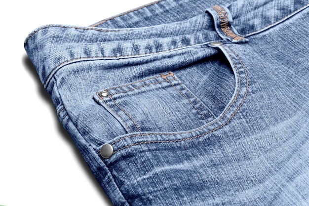 Синие джинсы, изолированные на белом