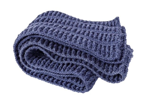Sciarpa di lana a maglia blu arrotolata isolata su sfondo bianco foto di alta qualità