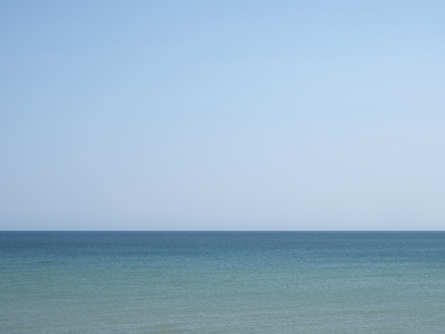 青い海と空