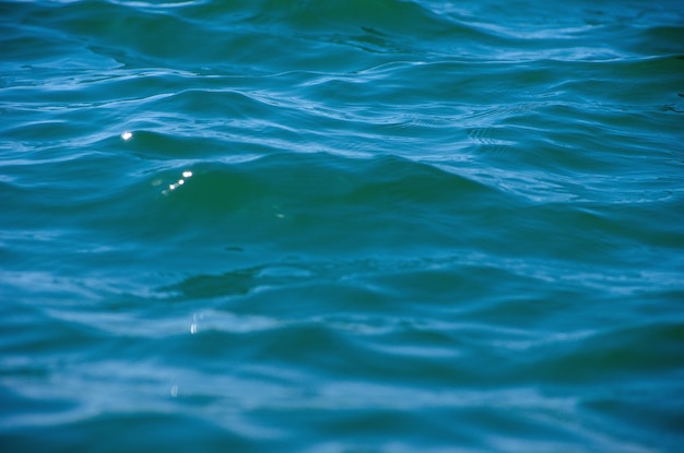 青い海の水の背景テクスチャ