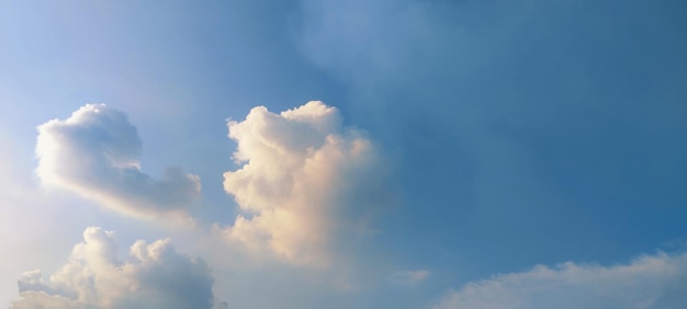 푸른 하늘 맑은 전망 흰 구름 photo