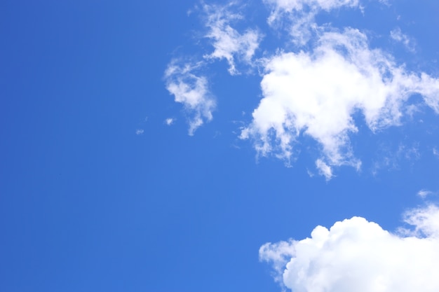 青空、自然の背景。