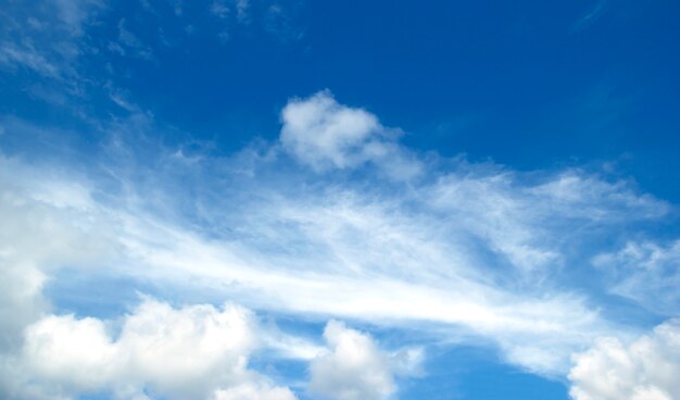 Photo blue sky white clouds