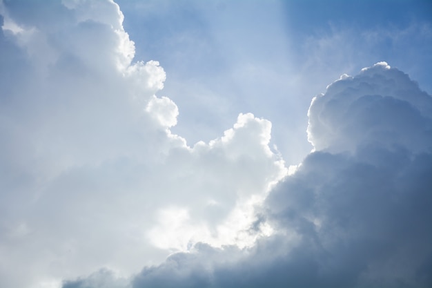 夏 - 背景の雲と青い空