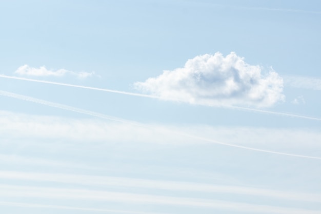 雲と青い空