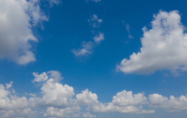 雲の背景、夏の時間、美しい空と青い空